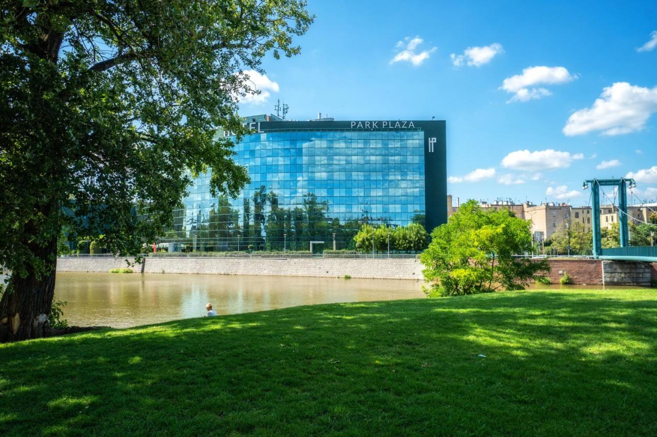 HP Park Plaza