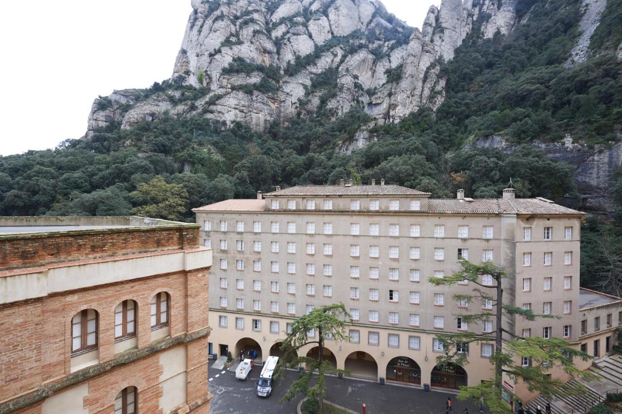 Apartamentos Montserrat Abat Marcet photo 2