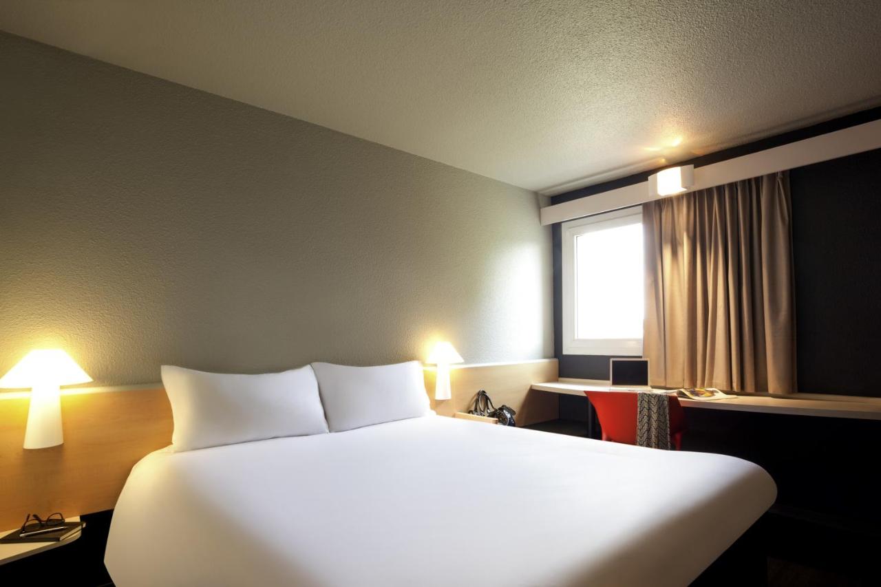 ibis Pau Lescar photo 2
