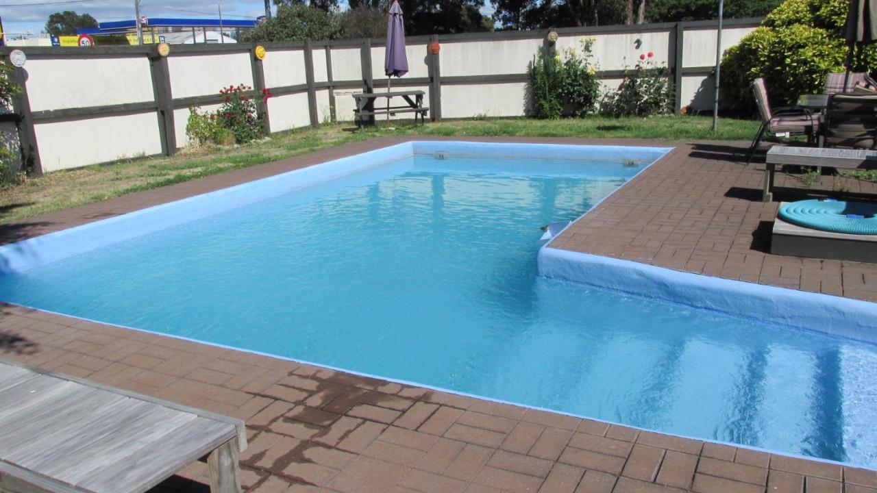 Camberley Court Motel photo 2