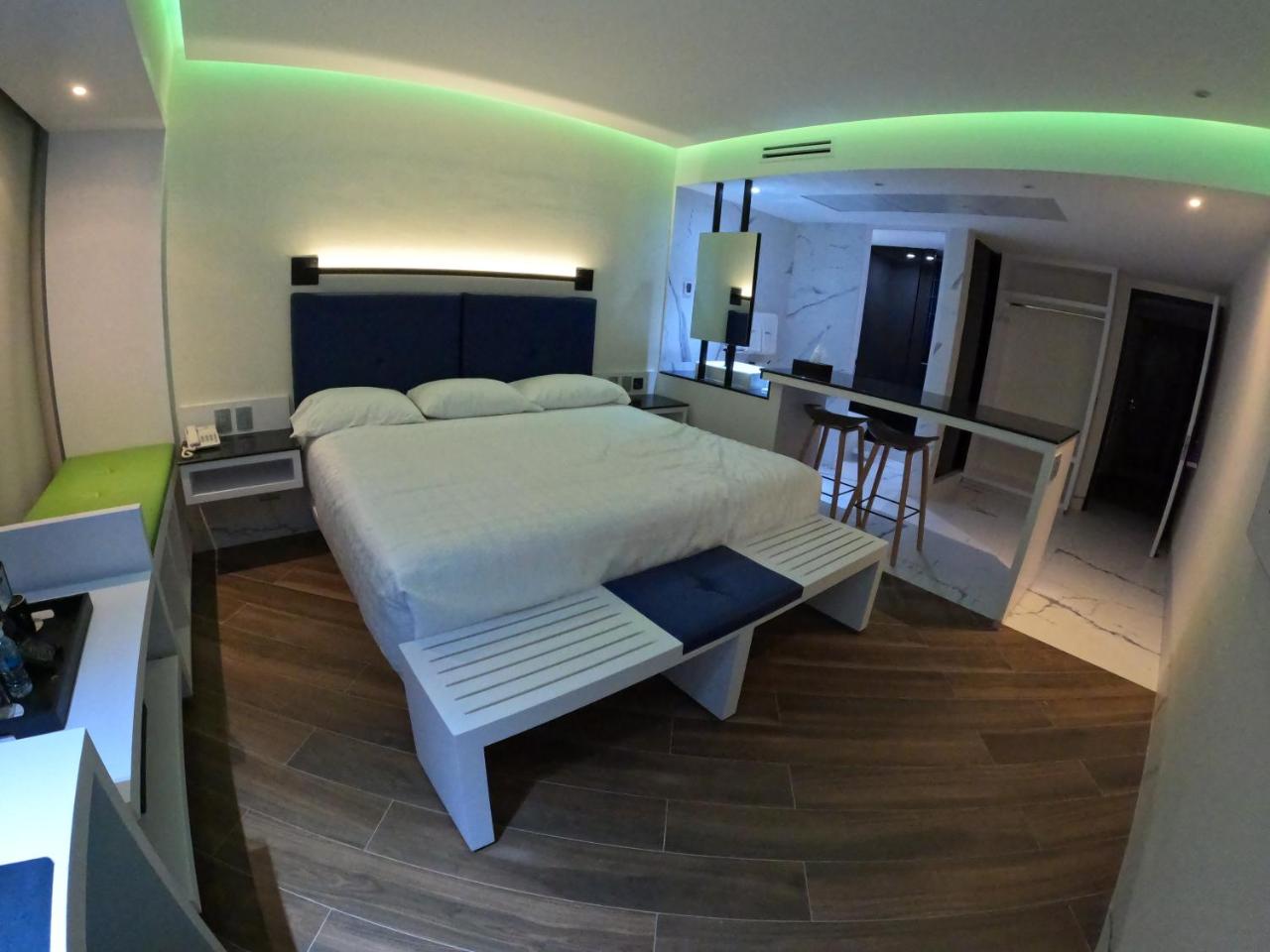 WeEnjoy Hotels Grand Prix Aeropuerto CDMX