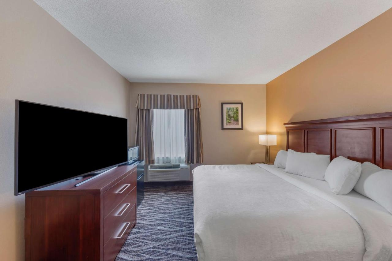 Best Western Plus Russellville Hotel and Suites photo 2