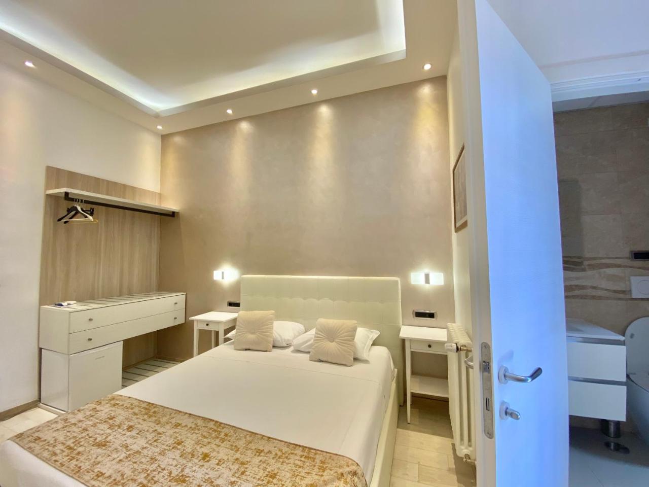 Rose Suite - 4