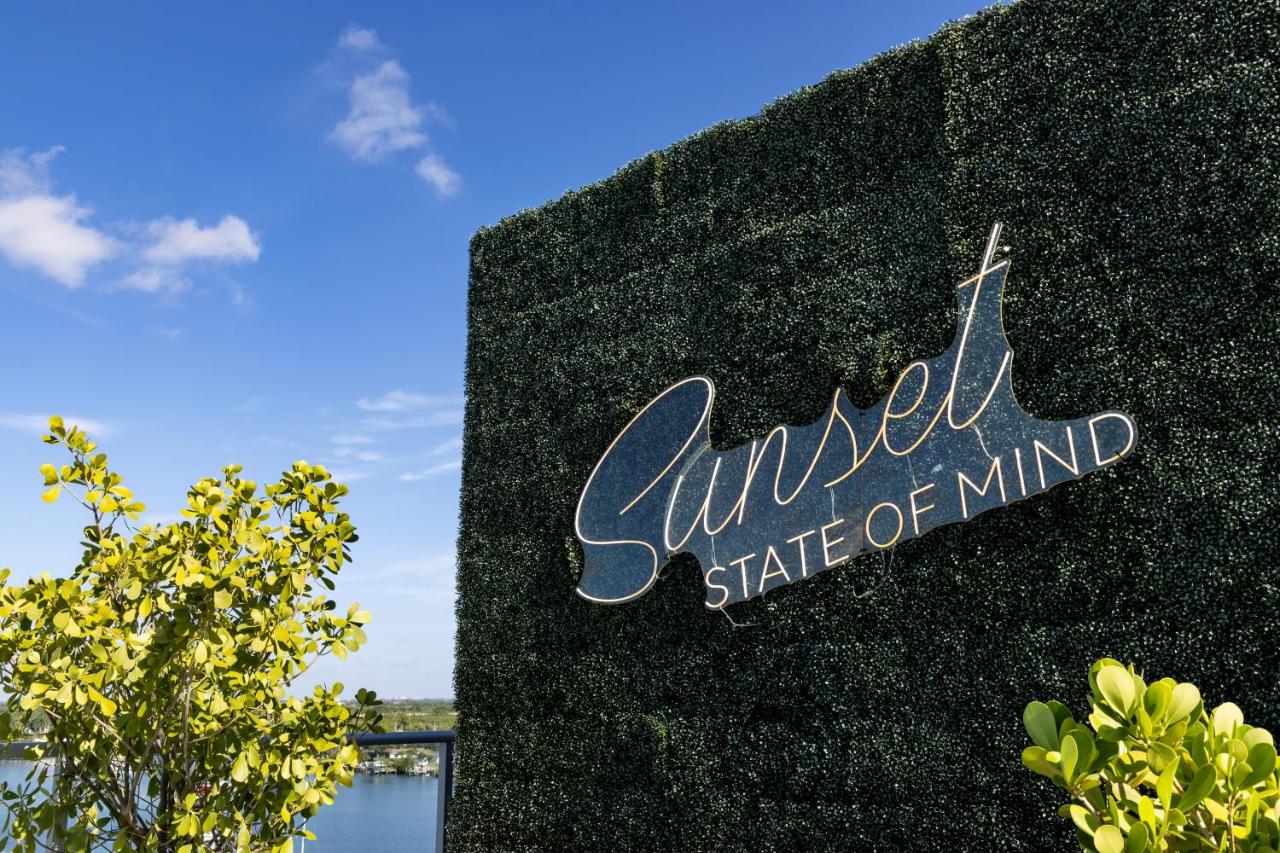 Costa Hollywood Beach Resort - An All Suite Hotel - 4