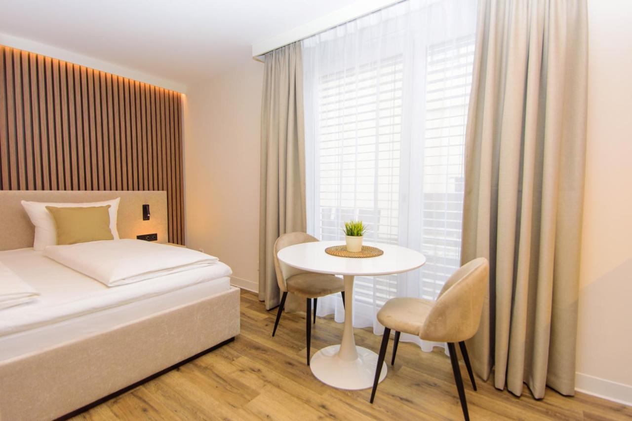Hotel TwentyFour Living - 4
