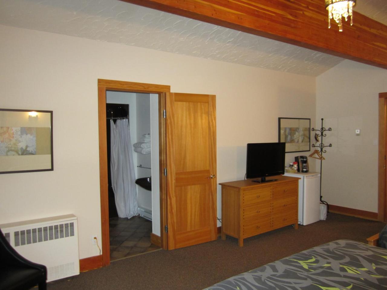 The Lodge At Skeena Landing photo 2