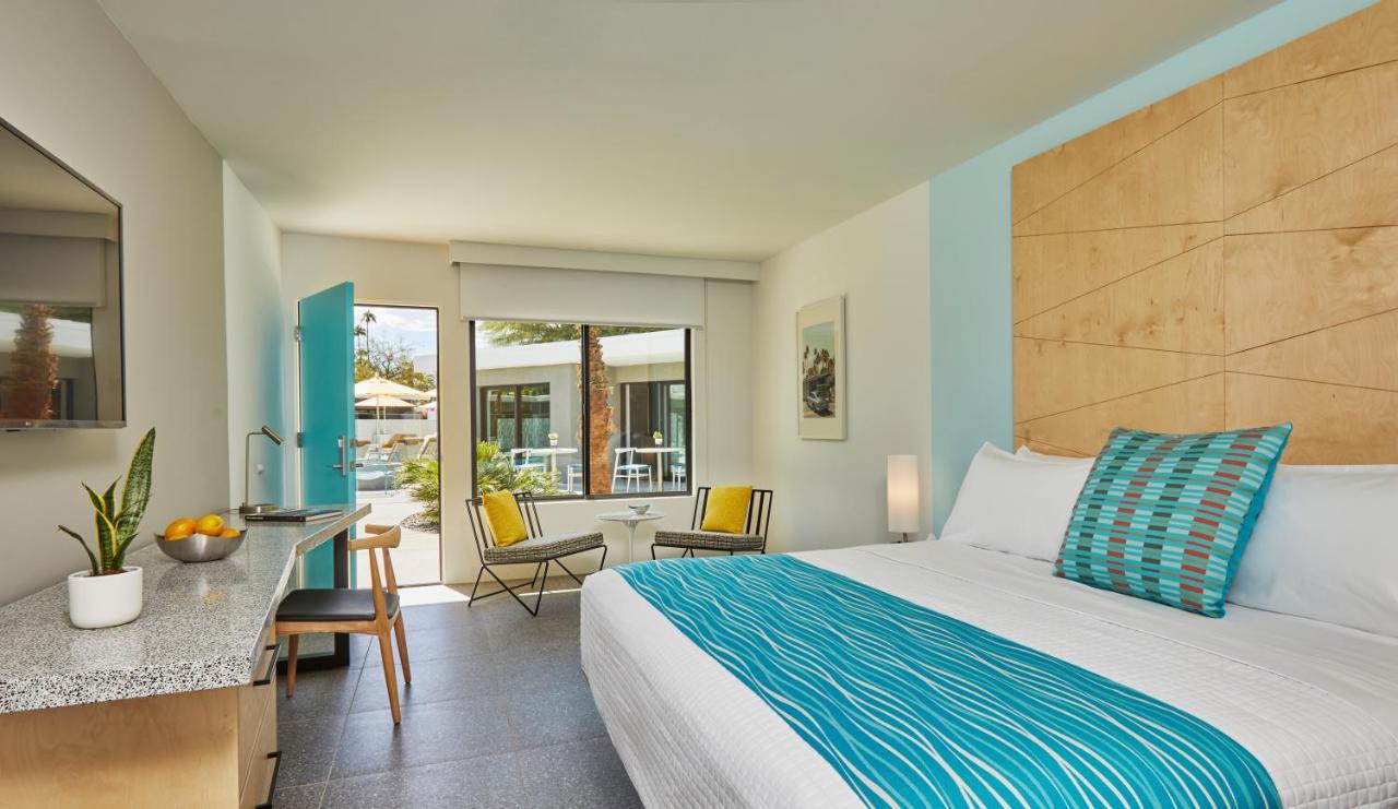 Twin Palms Resort - A Gay Men's Resort - 5
