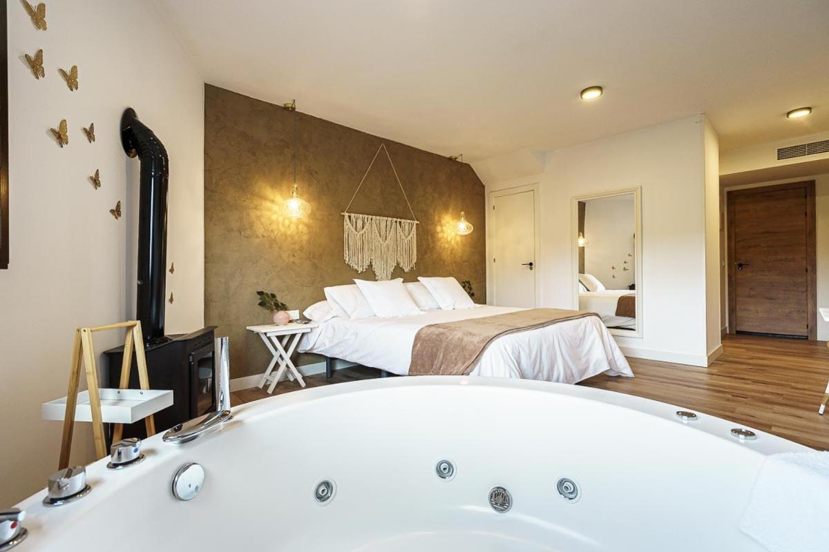 DUO SOMNIA, suites con jacuzzi y chimenea, only adults photo 2