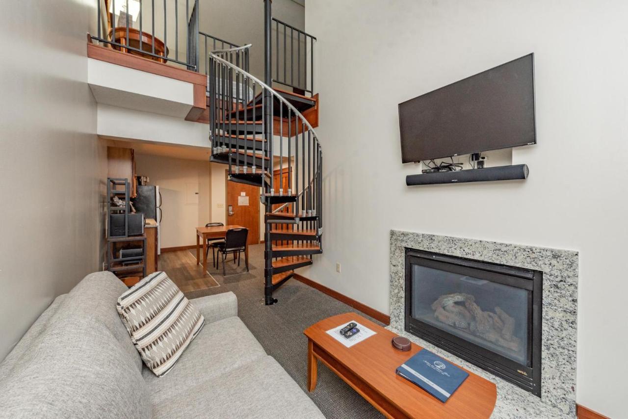 A312 One Bedroom & Loft Standard View - 3