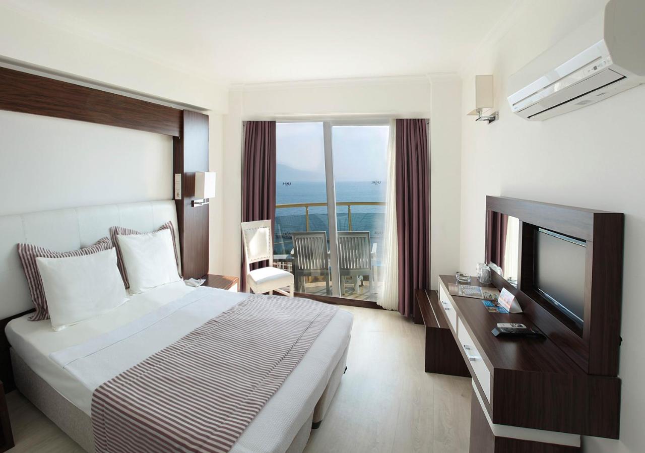 Photo - Arora Hotel