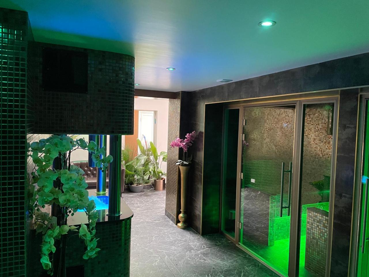 Ashbys Accommodation & Spa hire - 4