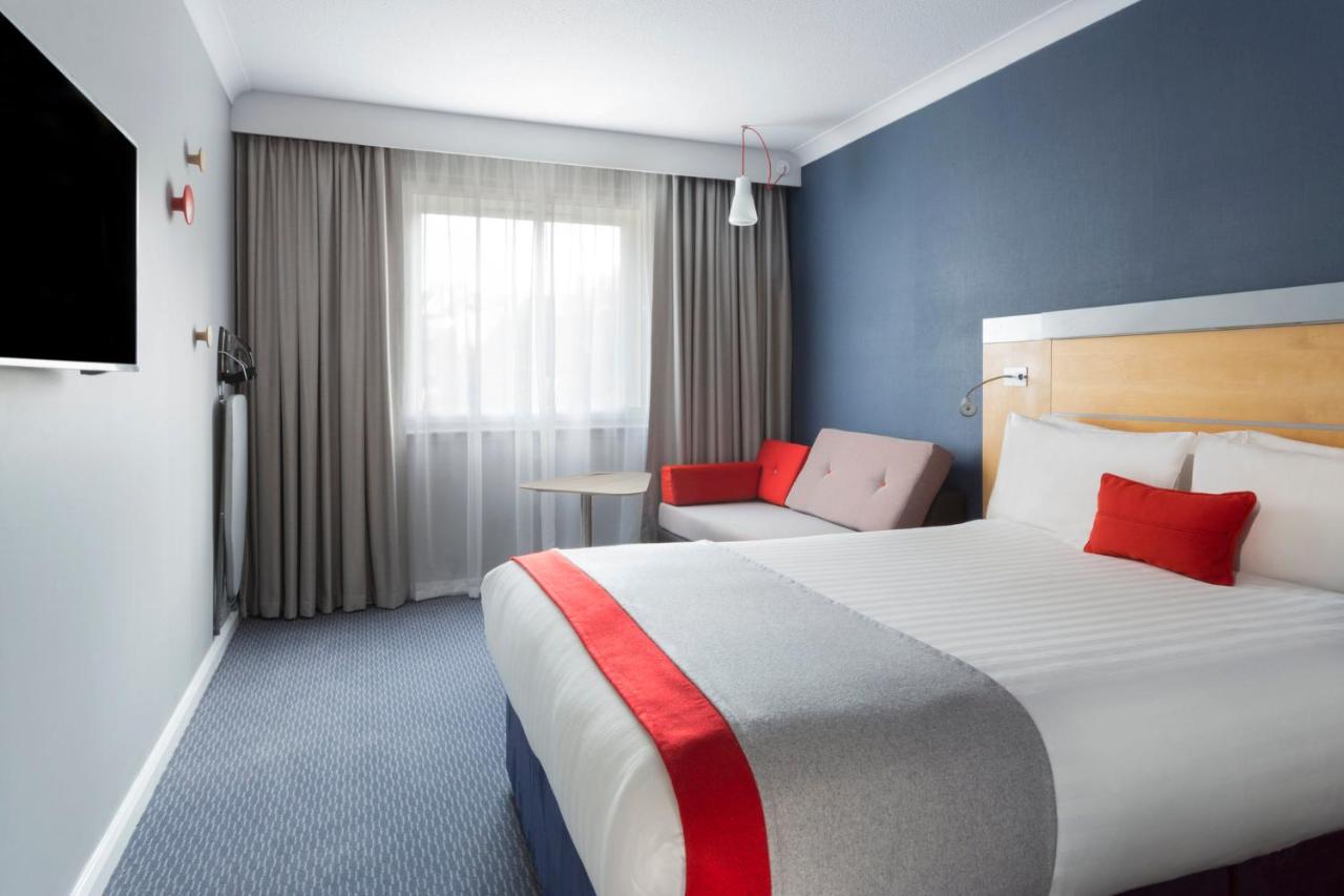 Holiday Inn Express Park Royal by IHG - 2