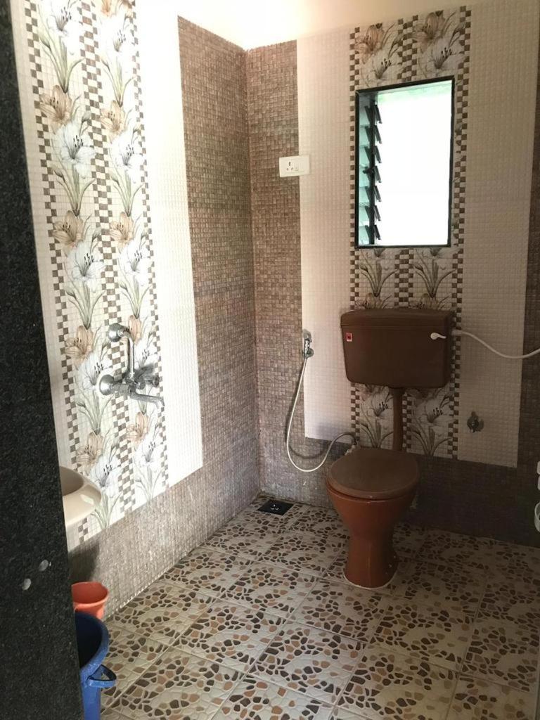 Acharekar's Home stay - Adorable AC and Non AC Rooms with free Wi-Fi photo 2