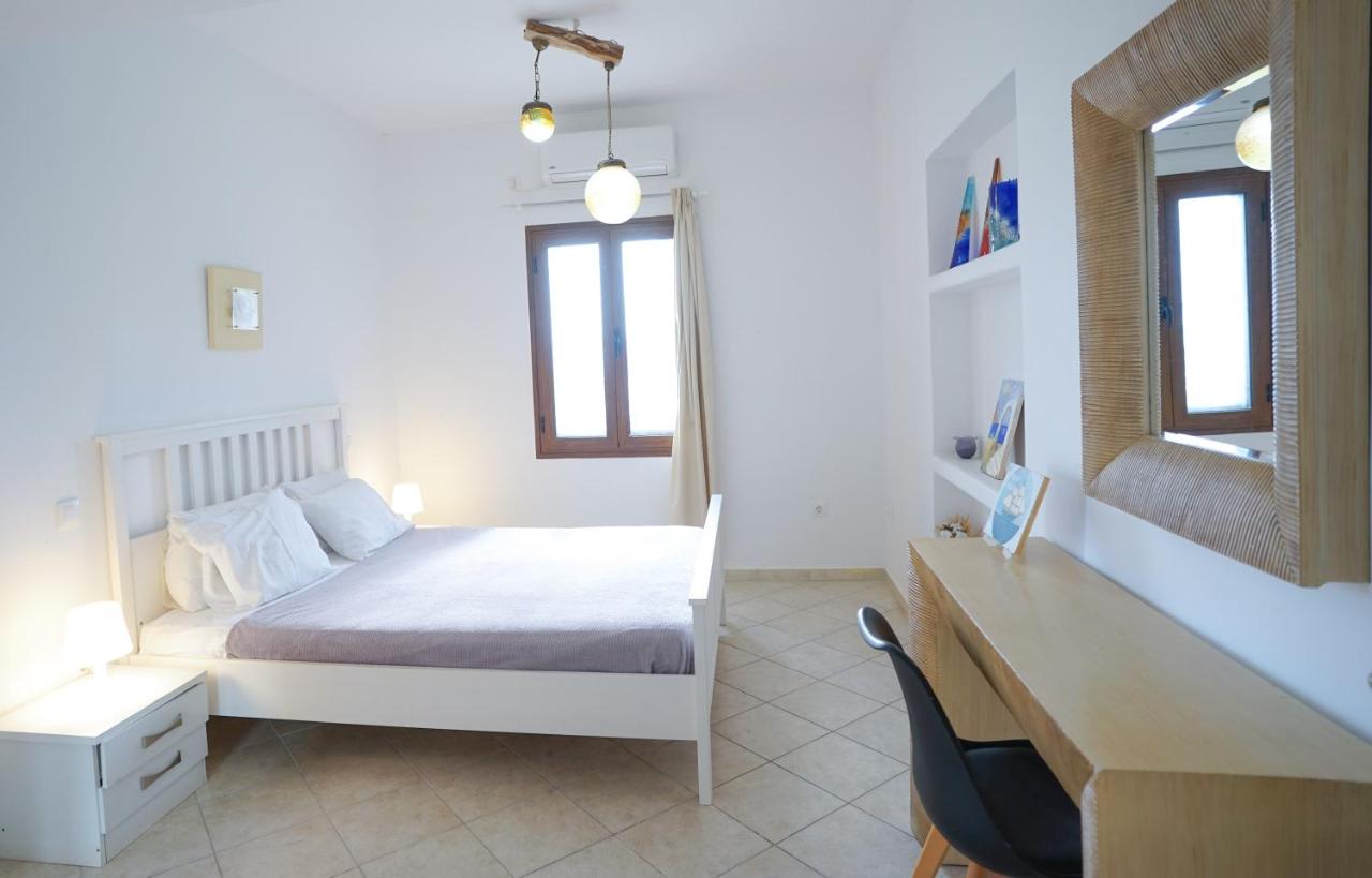 Fira Central Apartments with Veranda - 6