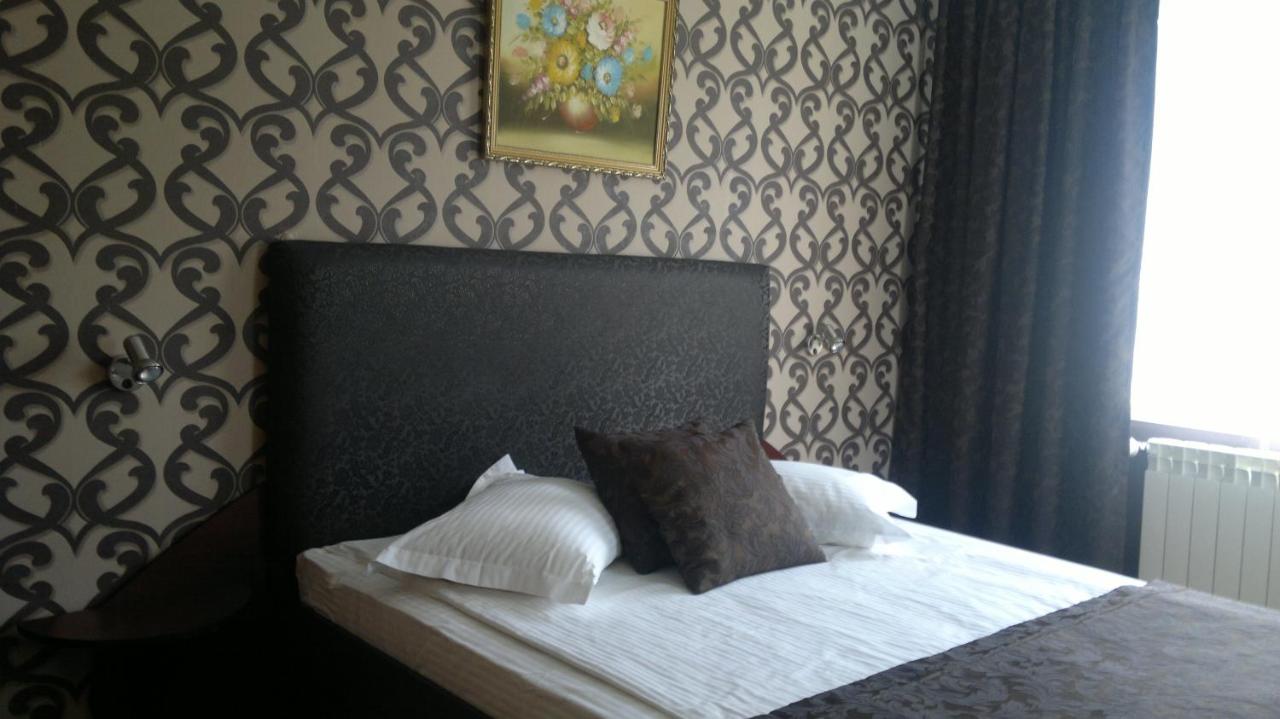 Family Hotel Yagoda88 - Free Parking photo 3