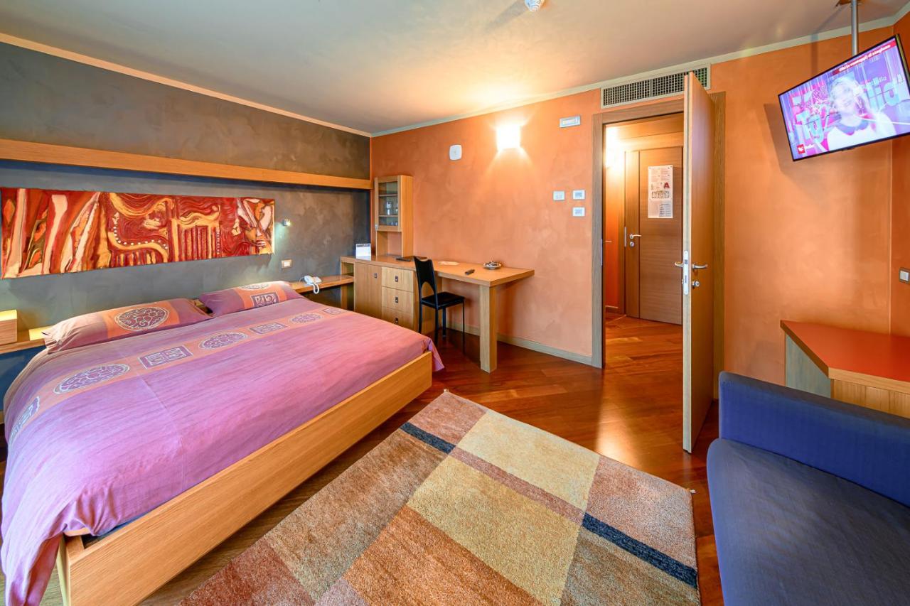 Hotel Ambrosini - 4