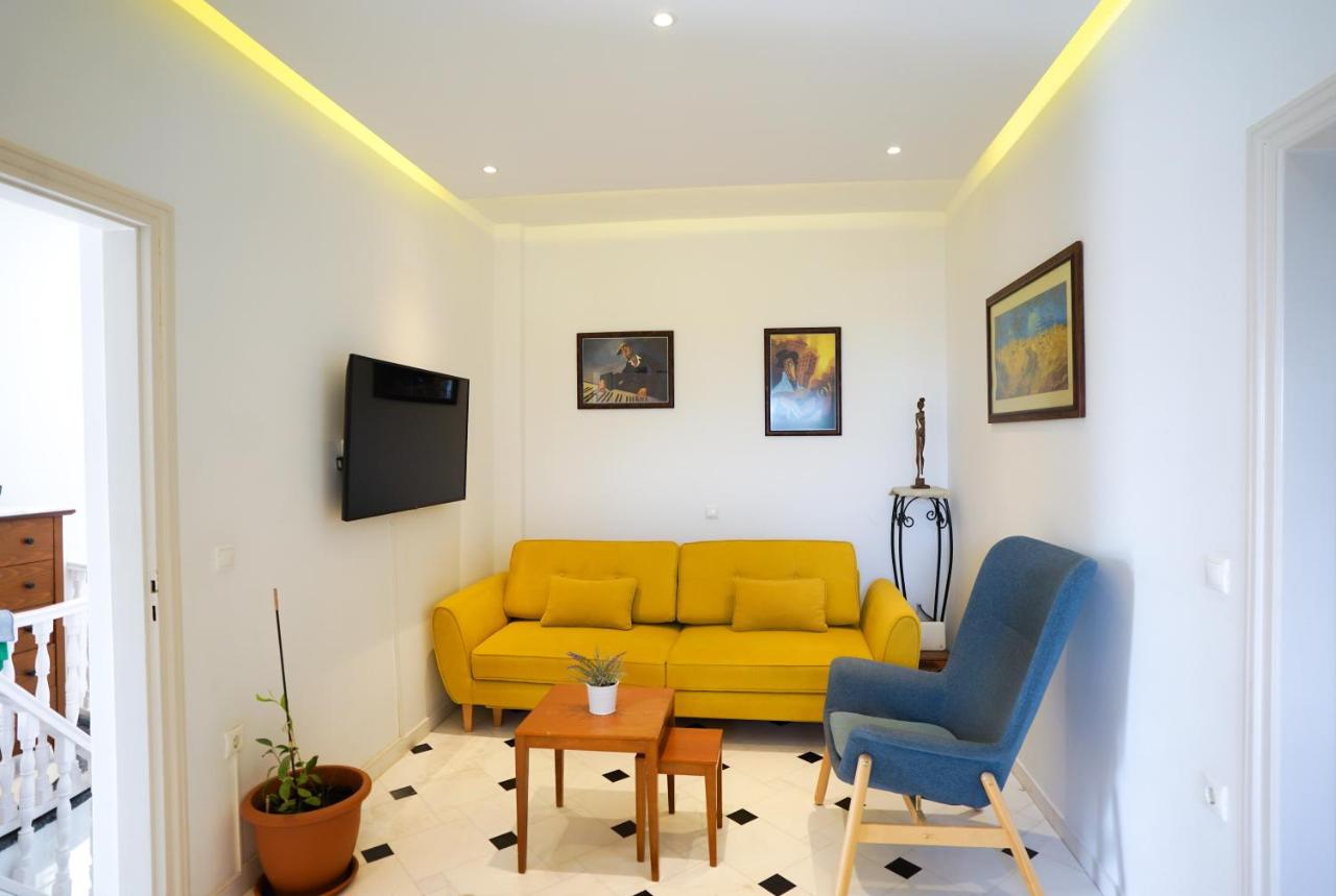 Fira Central Apartments with Veranda - 4
