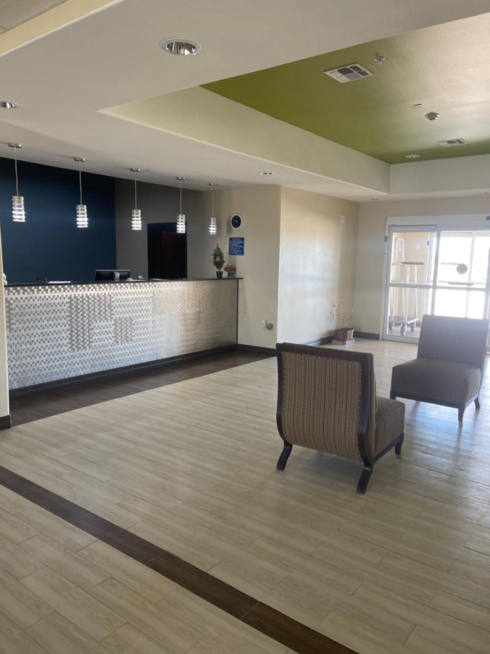 La Plaza Inn and Suites - Freer TX photo 2