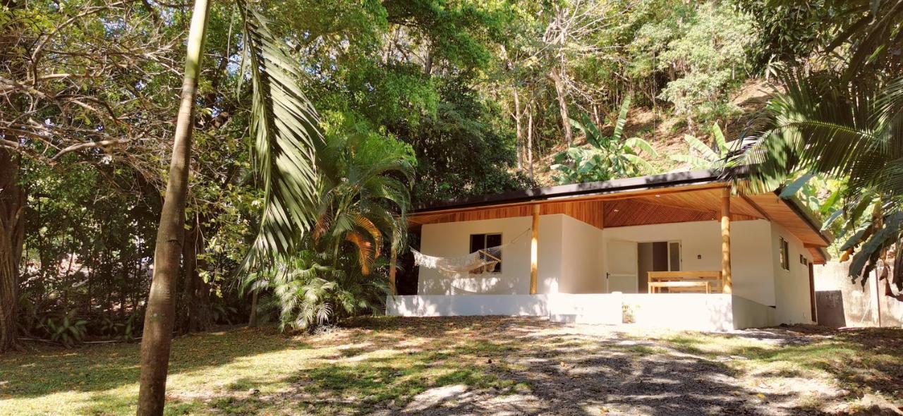 Armadillo Bungalows, walk to the Beach - Santa Teresa photo 2