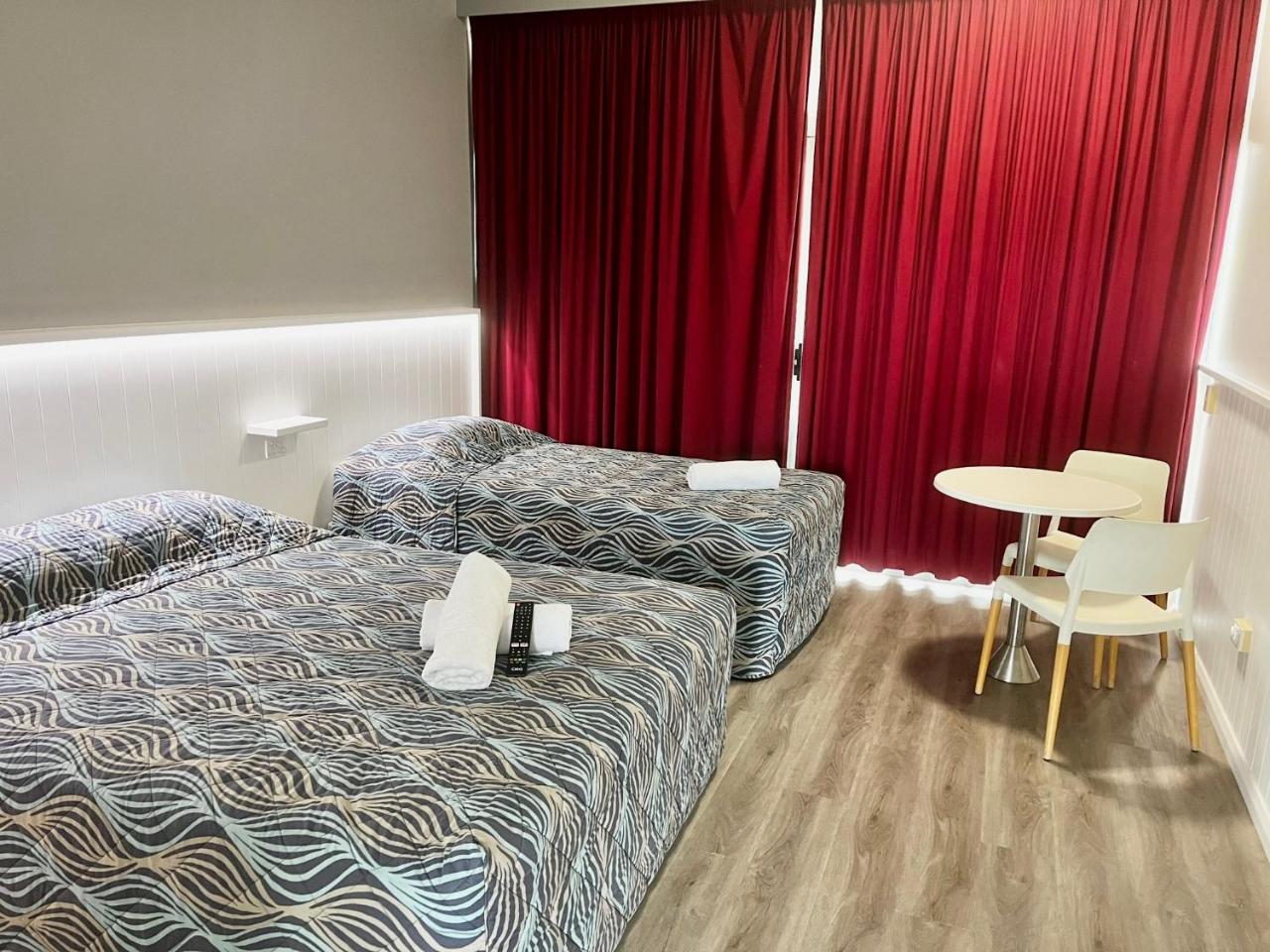 Banana Hotel Motel photo 2