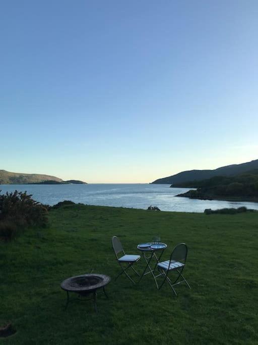 Snowdonia Shepherds Hut + Hot Tub - 5