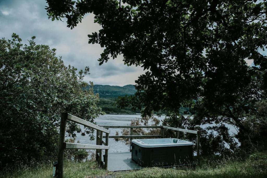 Snowdonia Shepherds Hut + Hot Tub - 6