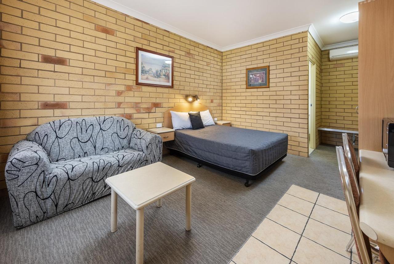 Roma Mid Town Motor Inn photo 2