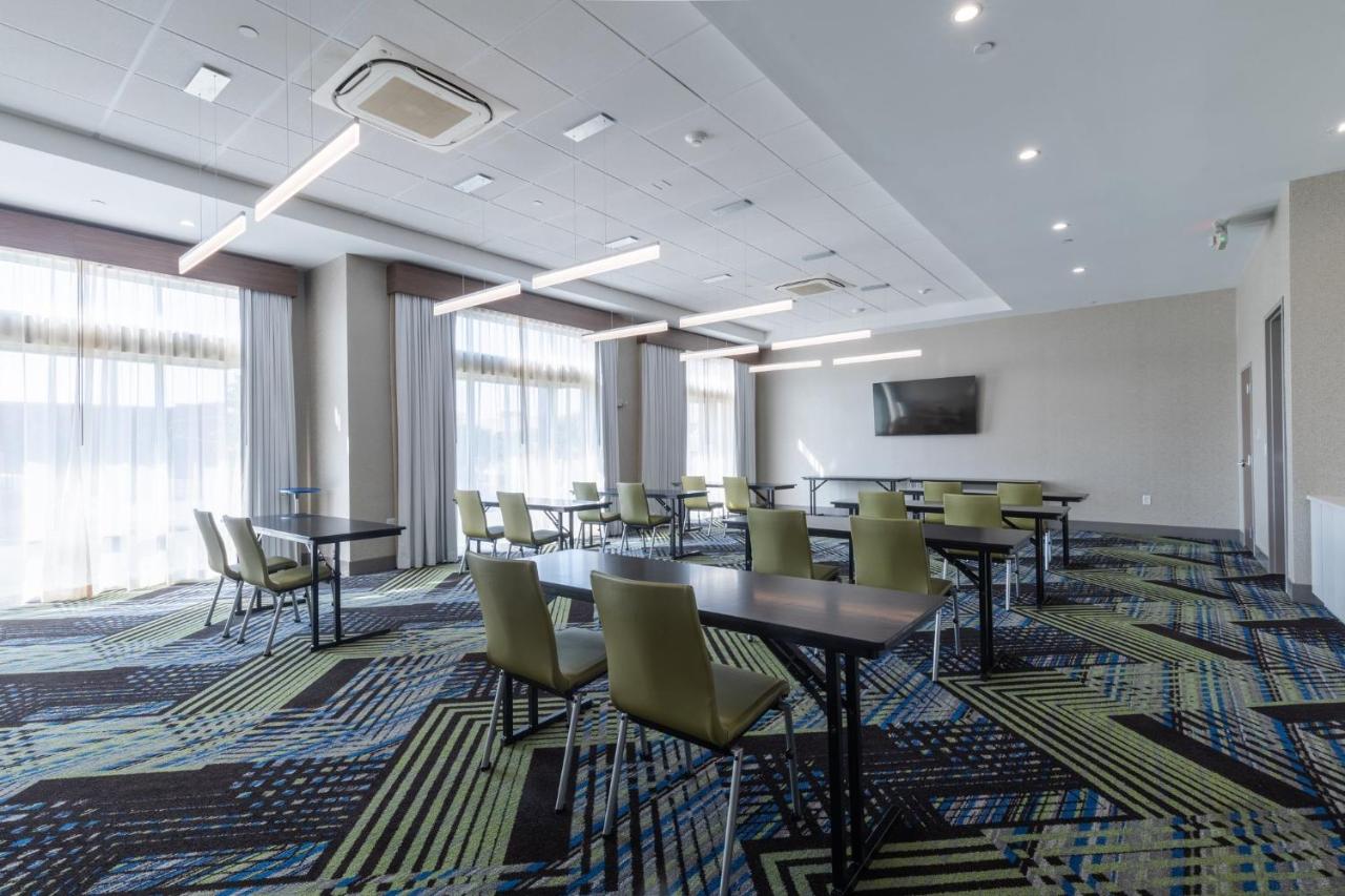 Holiday Inn Express and Suites Columbia Downtown- The Vista By IHG photo 2