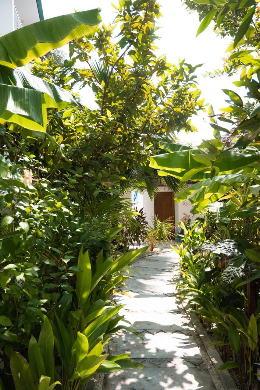 PERLA Dhangethi