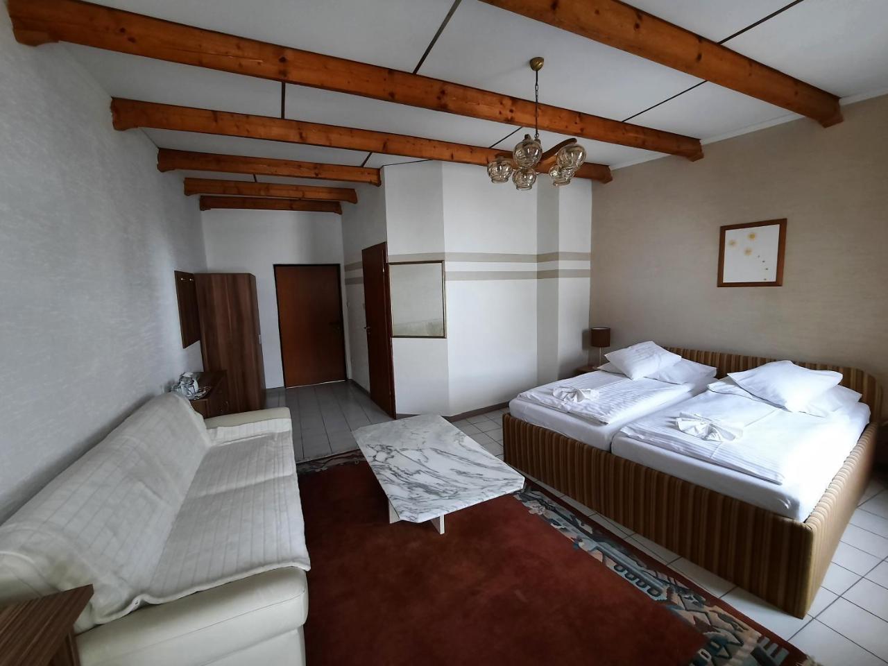 Hotel Koruna photo 2