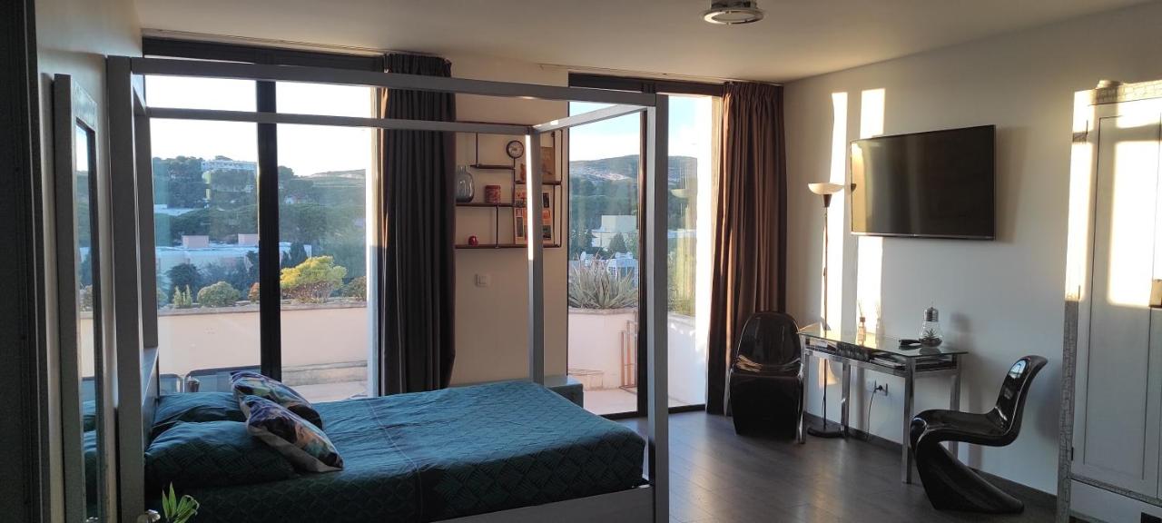 grand studio terrasse de standing, pleine vue village et proche mer - 5