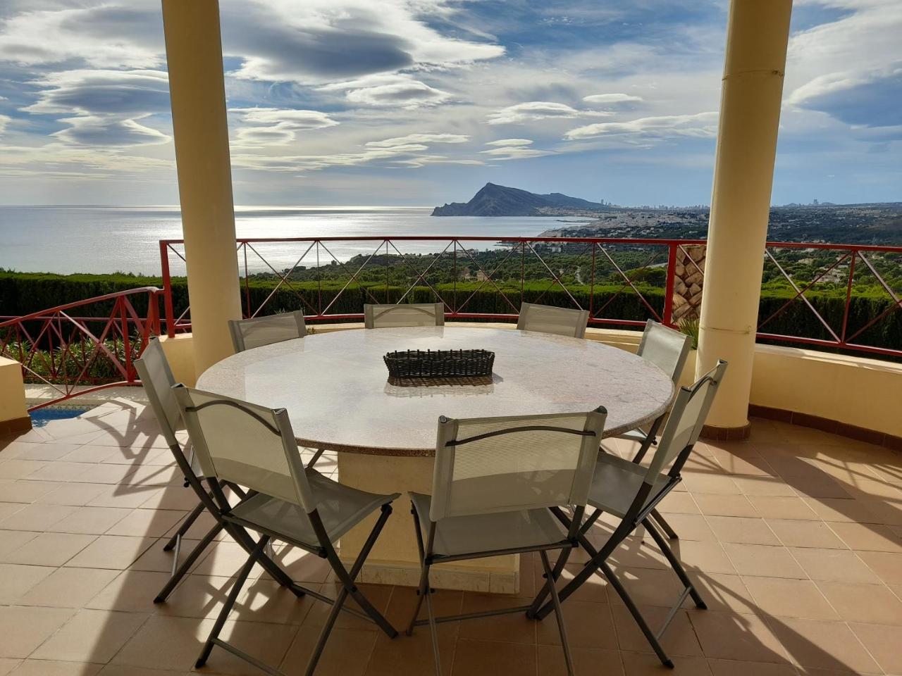 Spacious villa in Altea Hills - 4