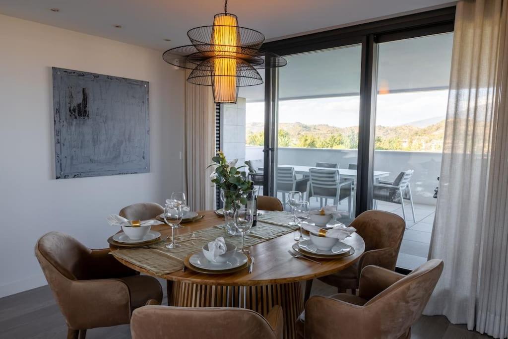 Spacious 3 Bedroom with 2 Terraces, pool, and walking distance to the beach - 2