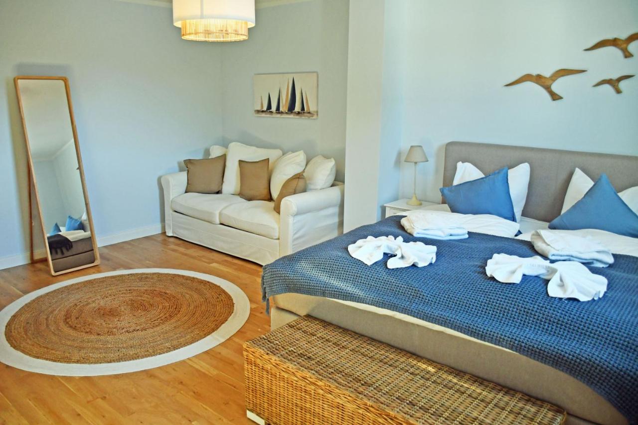schöne Ferienwohnungen mit Kamin im Ostseebad Sellin photo 2