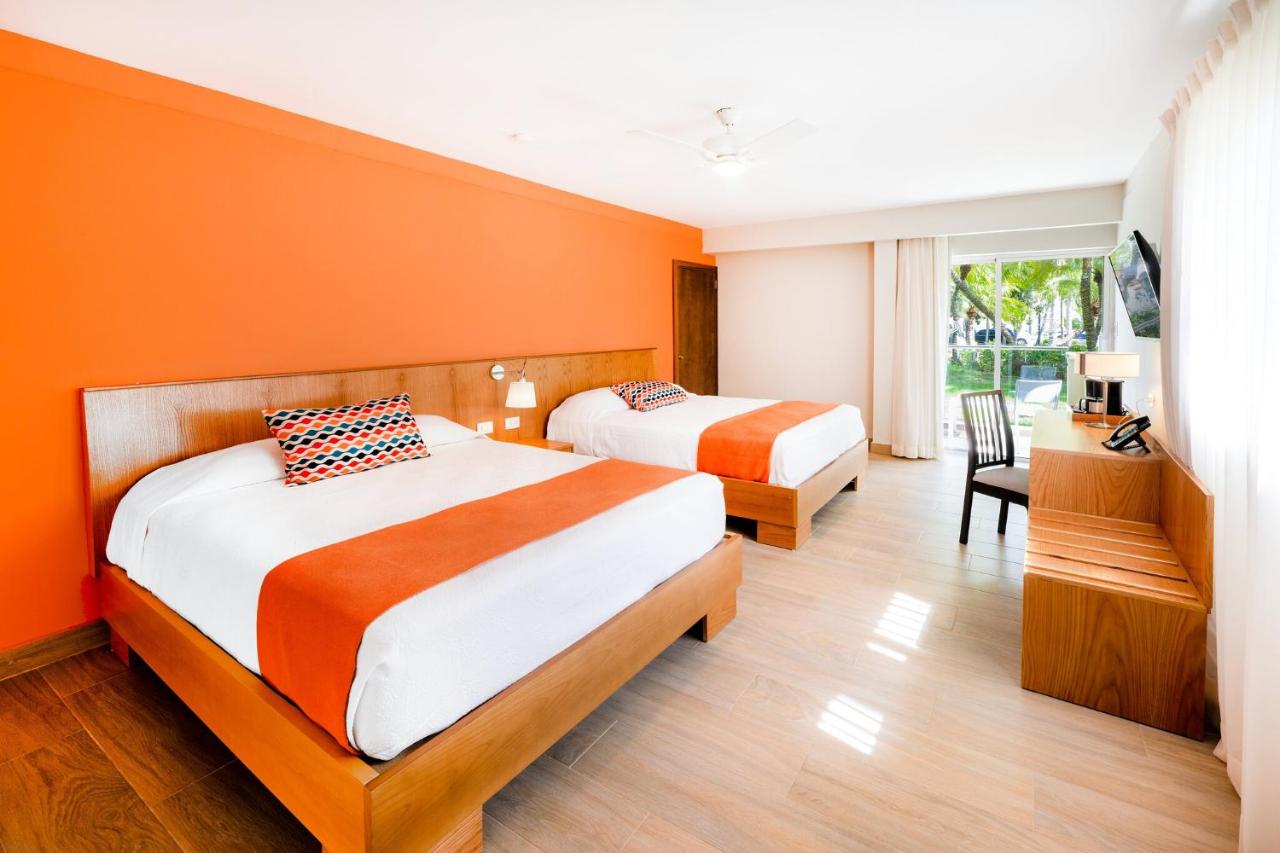 Coral Costa Caribe Beach Resort - All Inclusive photo 3