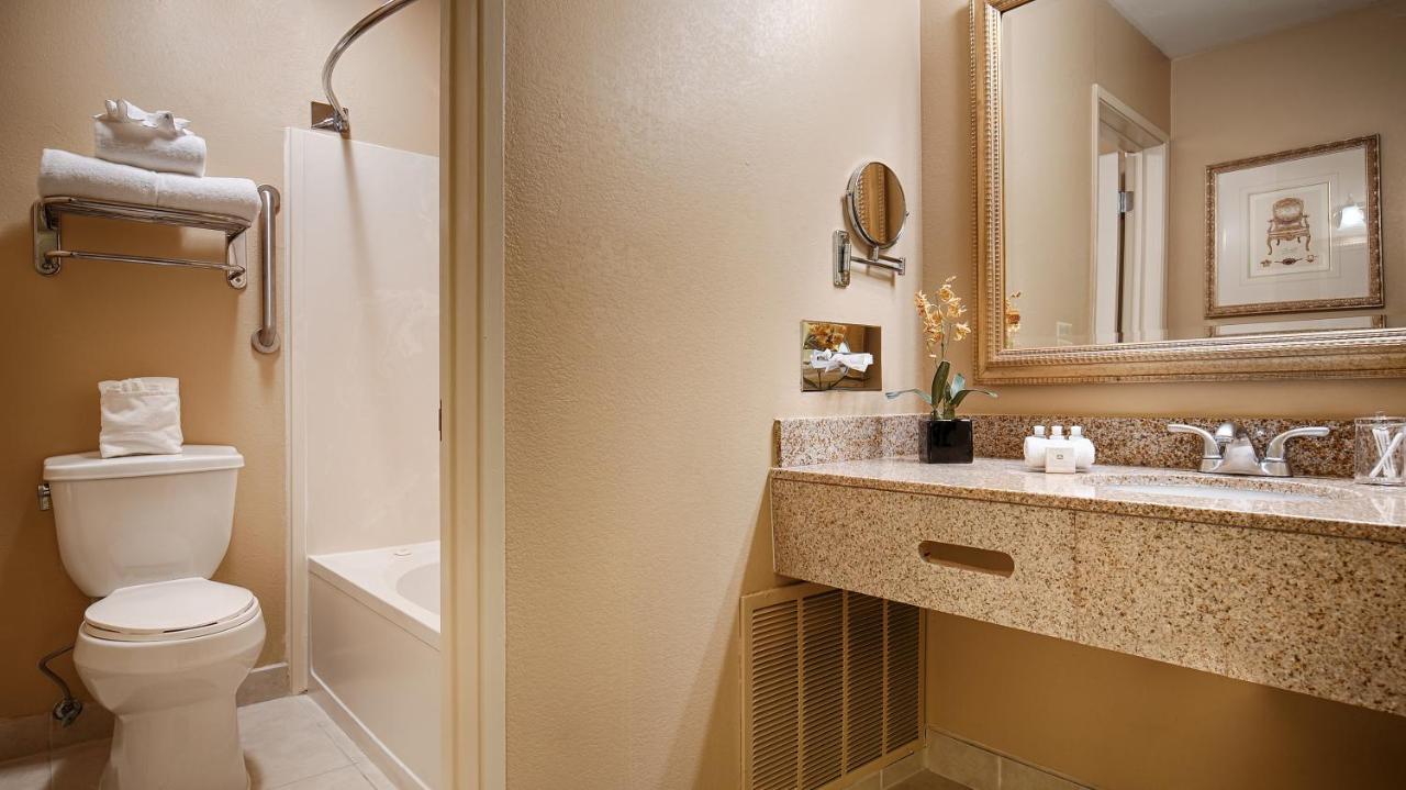 Best Western Plus Heritage Inn photo 2