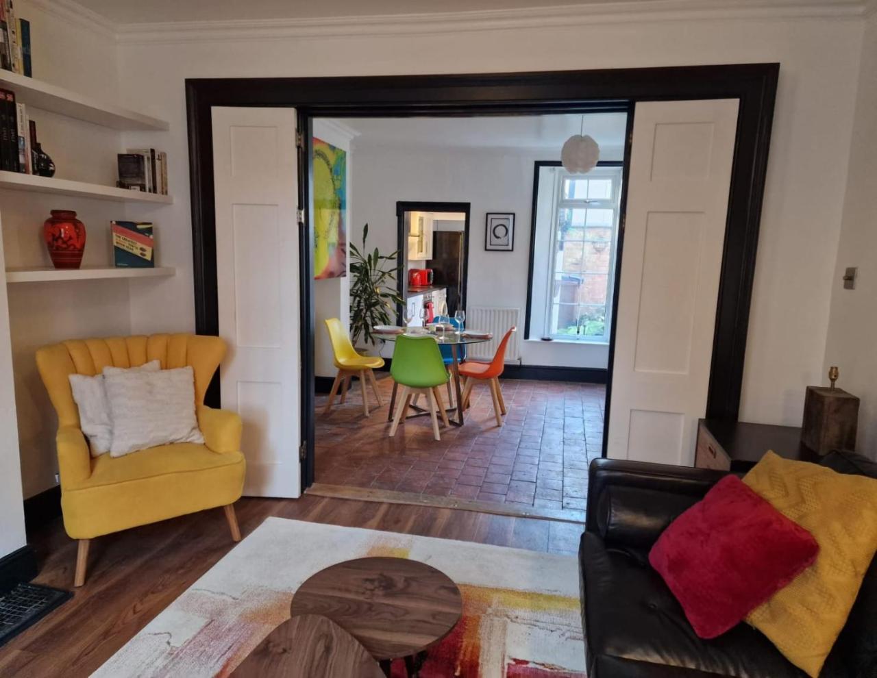 No.2 Boutique Art Townhouse  - 2
