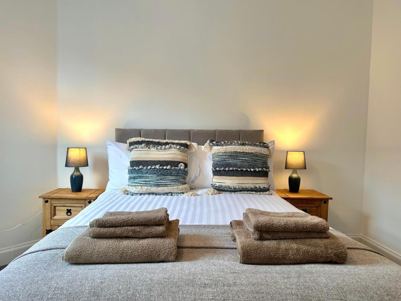 Stylish 3 Bedroom City Retreat - 6