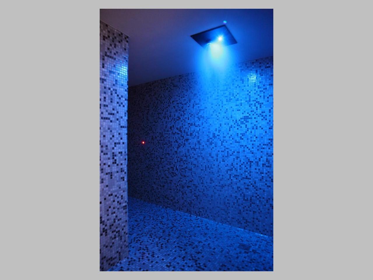 Hotel Ambassador - 6