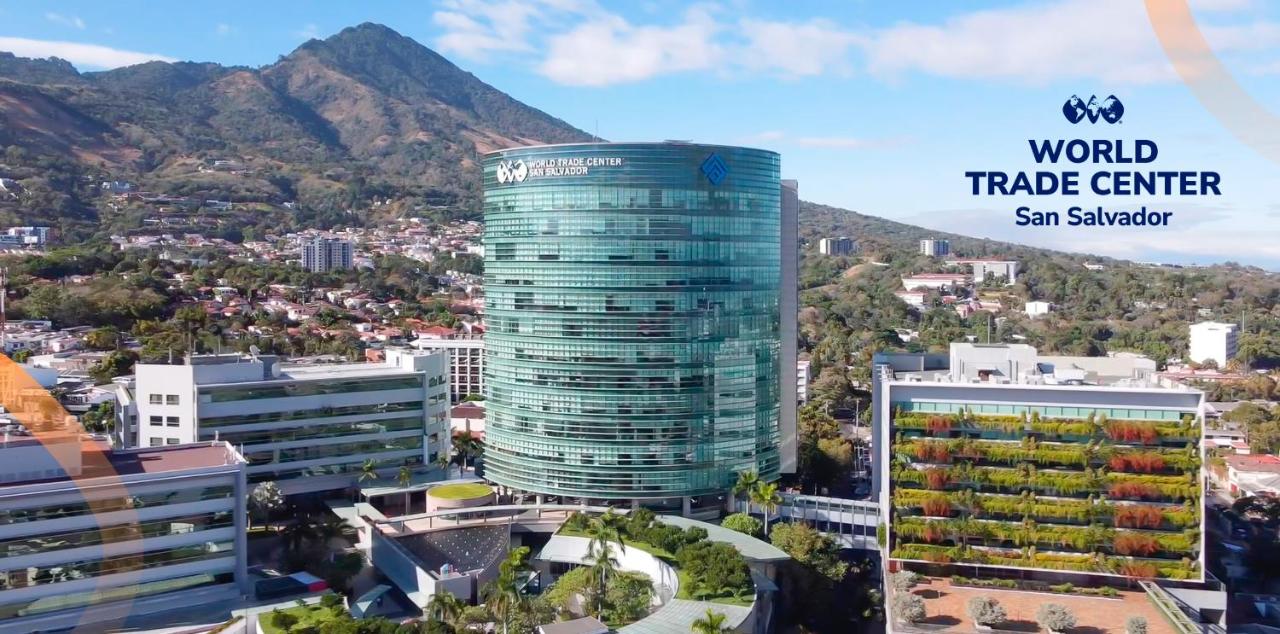Luxury Modrn Apartment, w/amazing view, 3BR,Escalon,Exclus,Secur photo 3