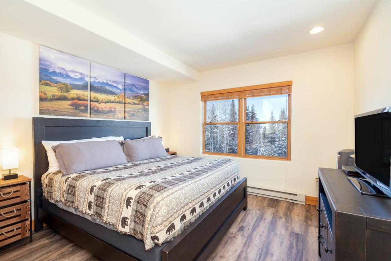 Bear Creek Lodge 309B by Alpine Lodging Telluride
