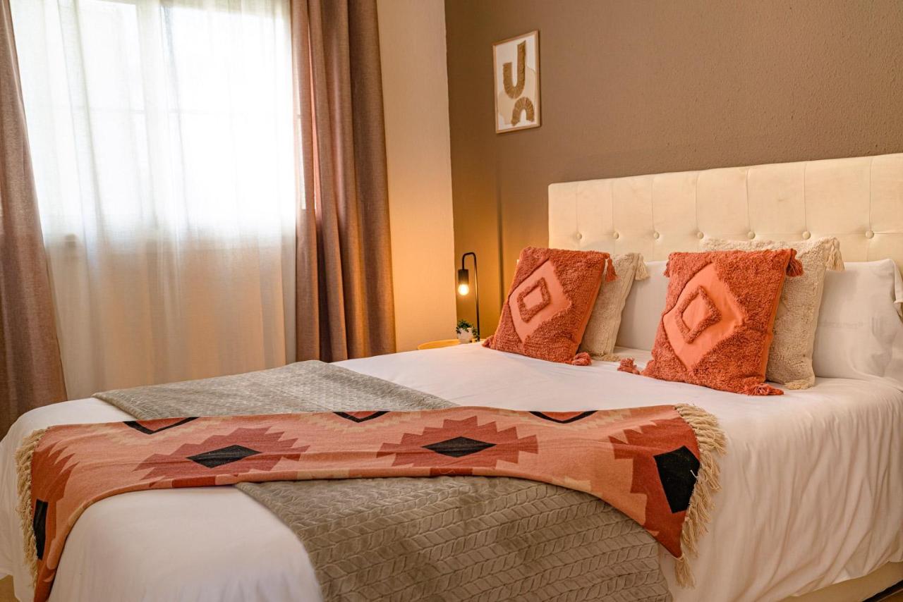 Lirios Village Marbella - Private Villas, Unbeatable Location, Heated Pools - 6