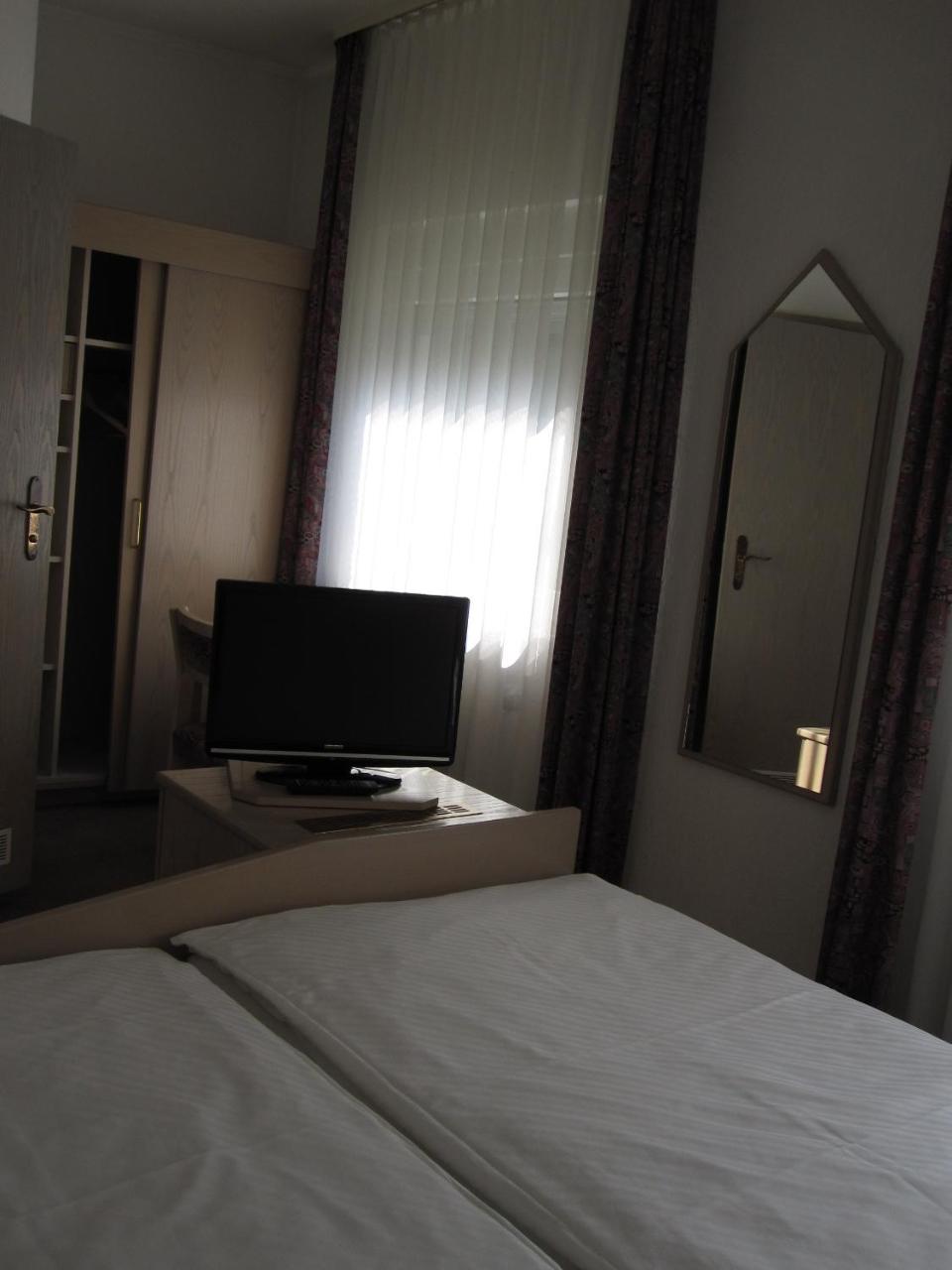 Hotel Maifelder Hof photo 2