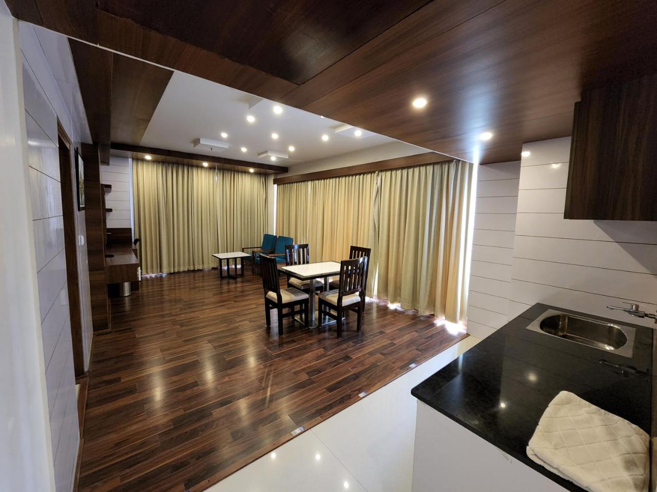 Hotel Preethi International photo 2
