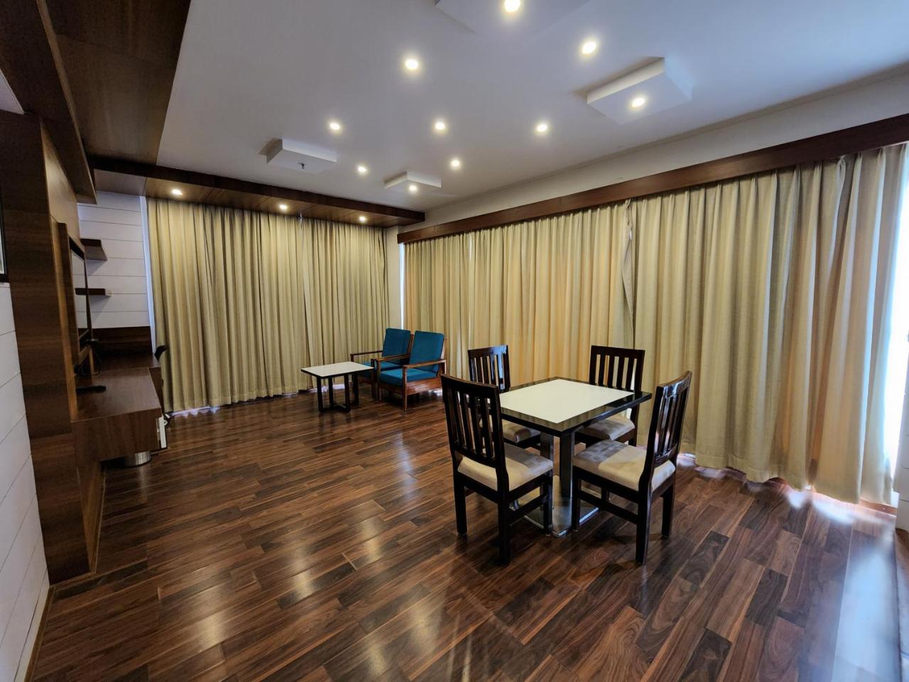 Hotel Preethi International photo 4