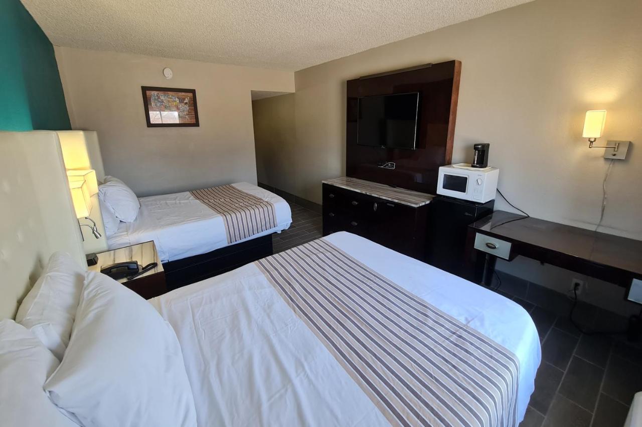 Rodeway Inn Bloomington - Normal West photo 3