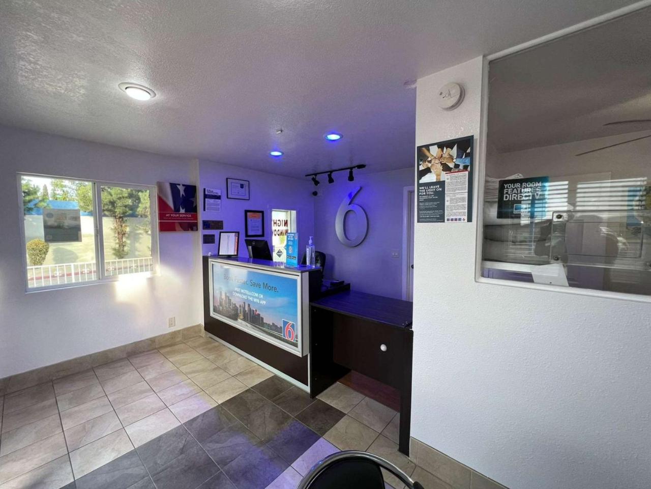 Motel 6-Orange, CA - Anaheim - Rated 6.4/10, from $106