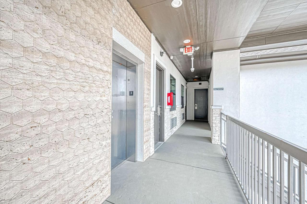Comfeeni Inn and Suites