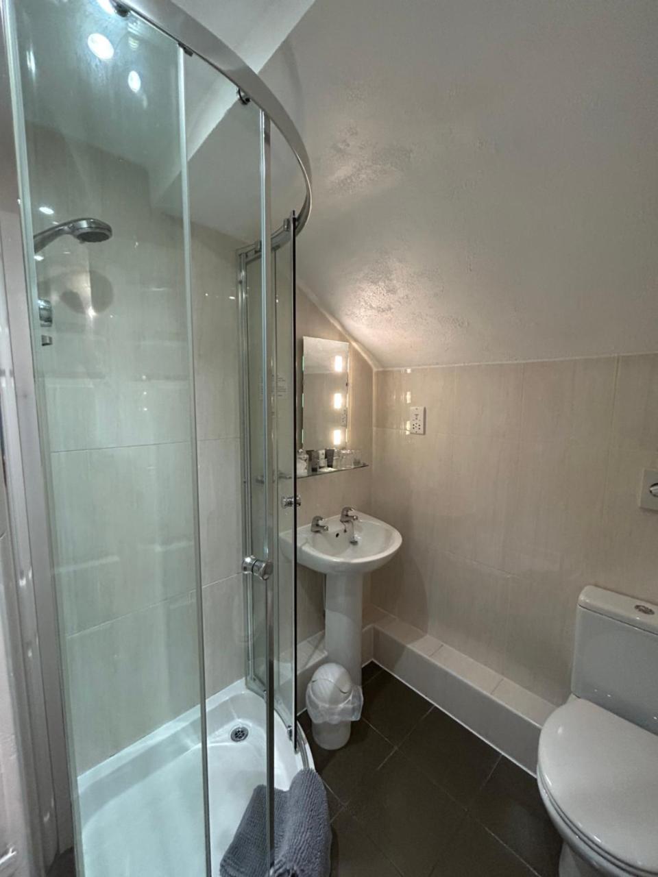 Lynton House photo 3