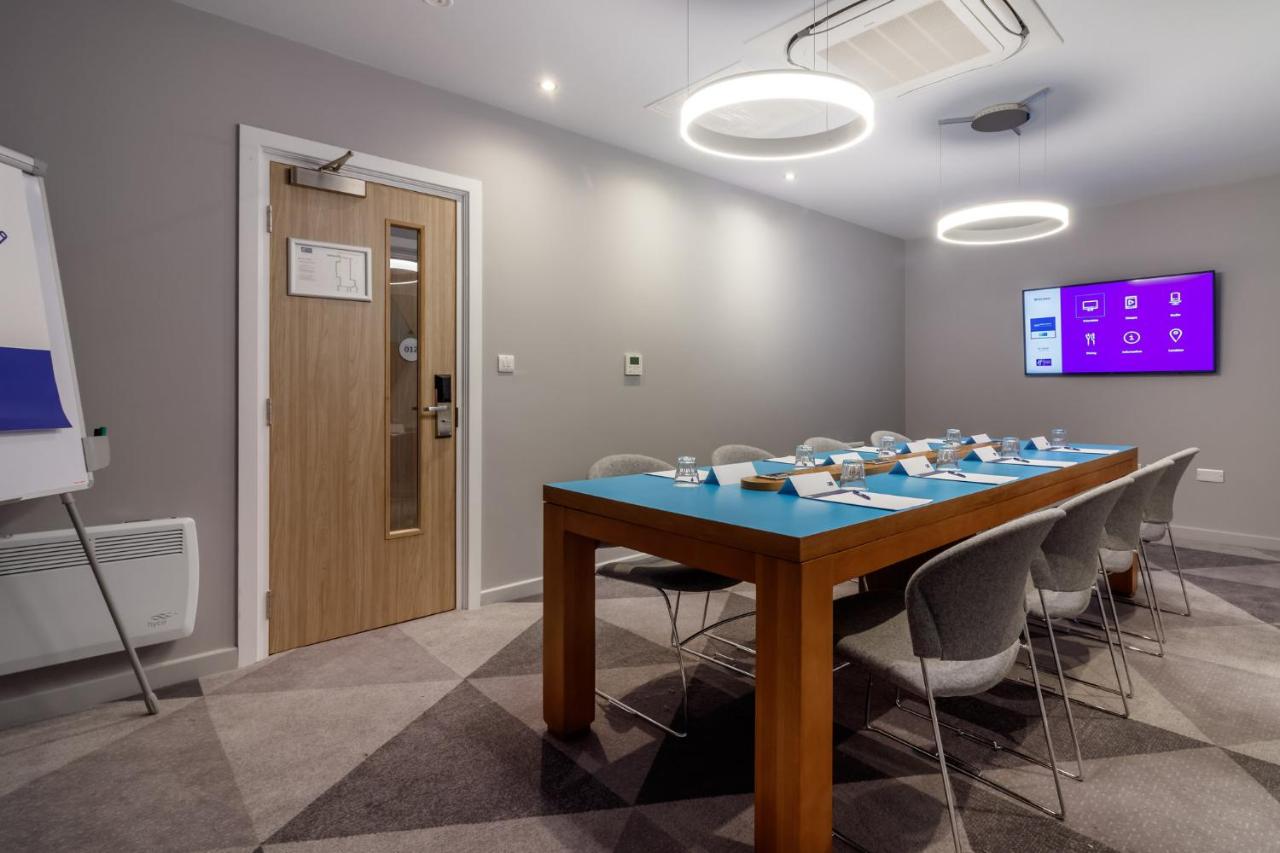 Holiday Inn Express Wigan By IHG photo 2